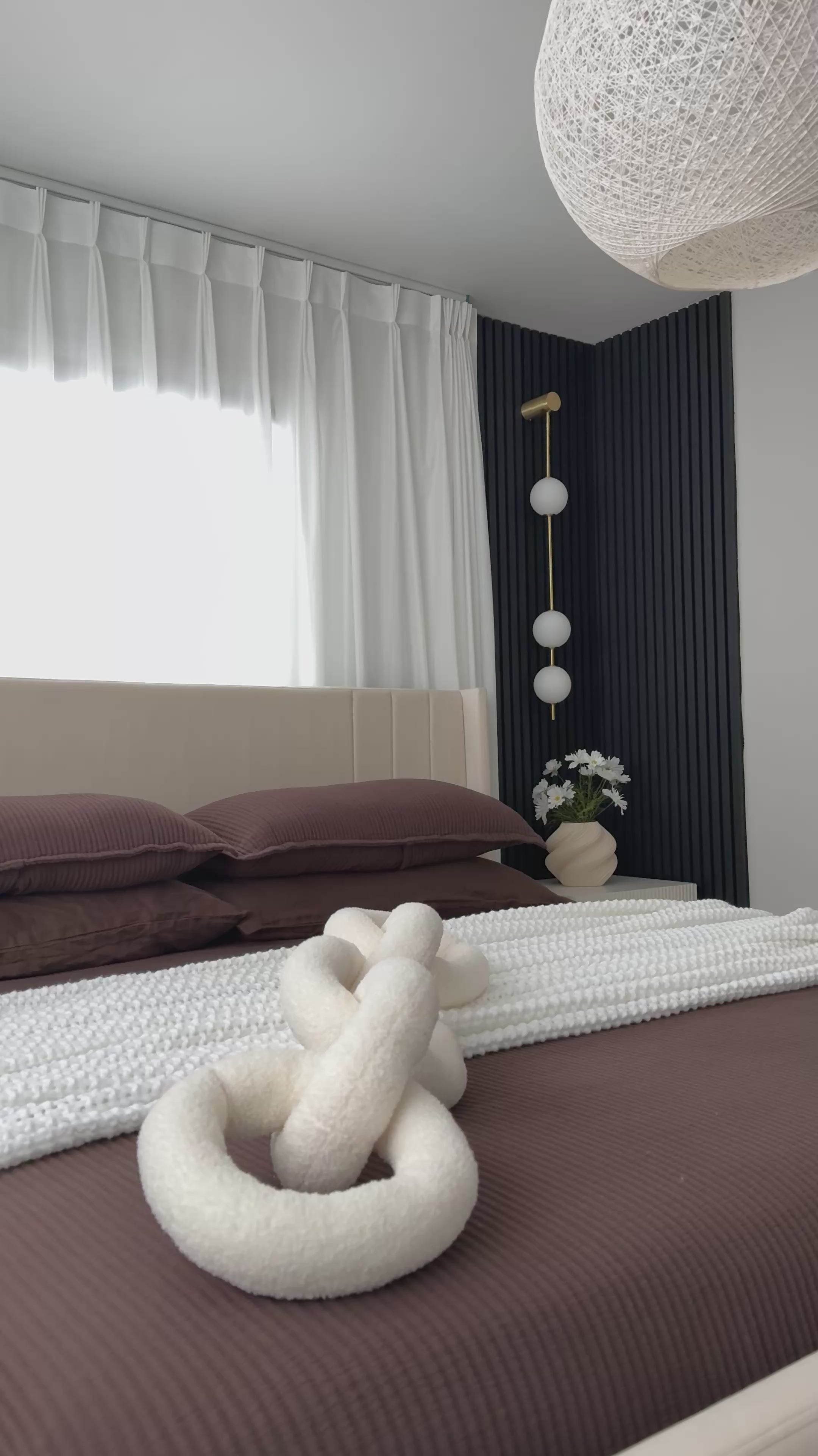 Vertical Balls Wall Lamp