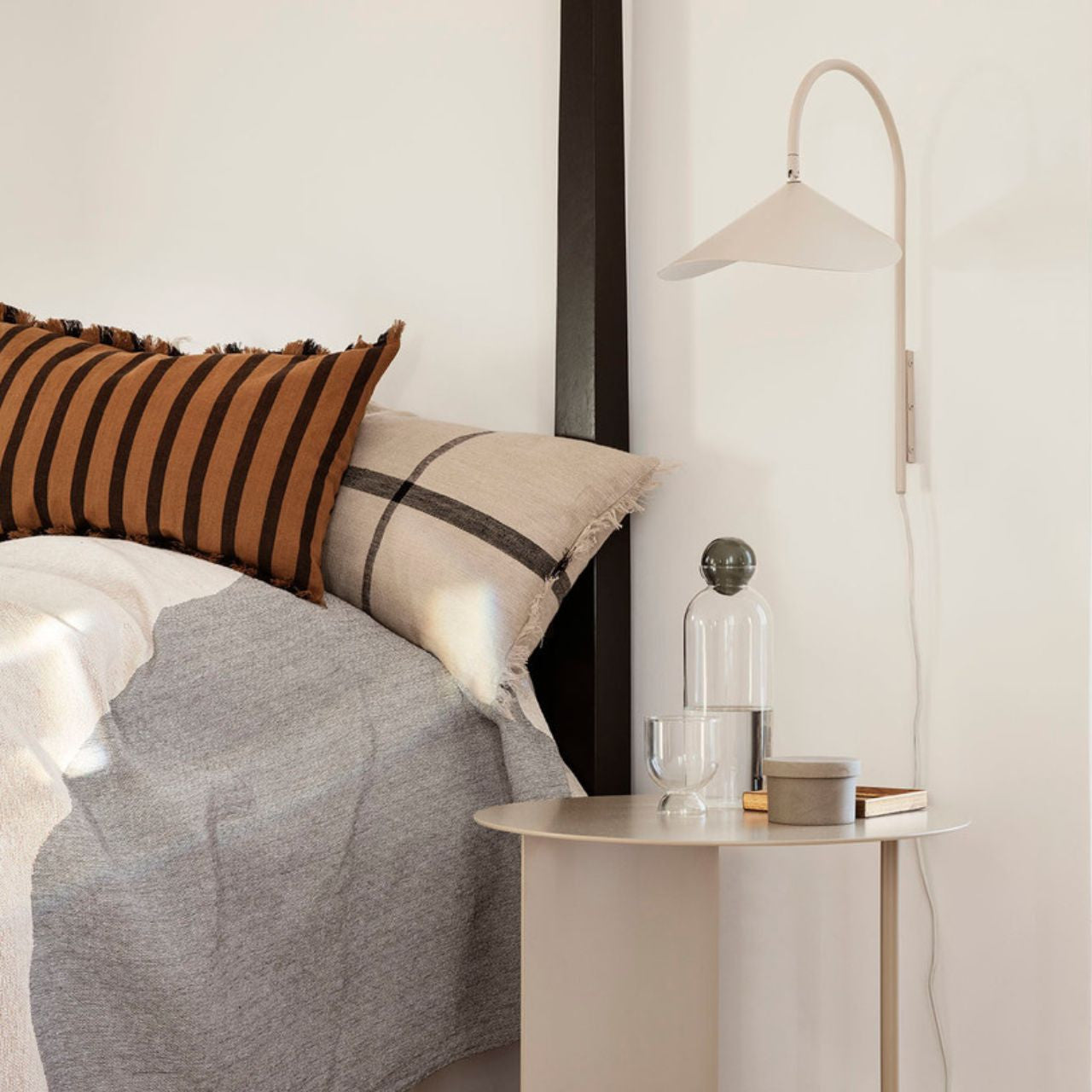 Alocasia Swivel Plug-in Wall Lamp