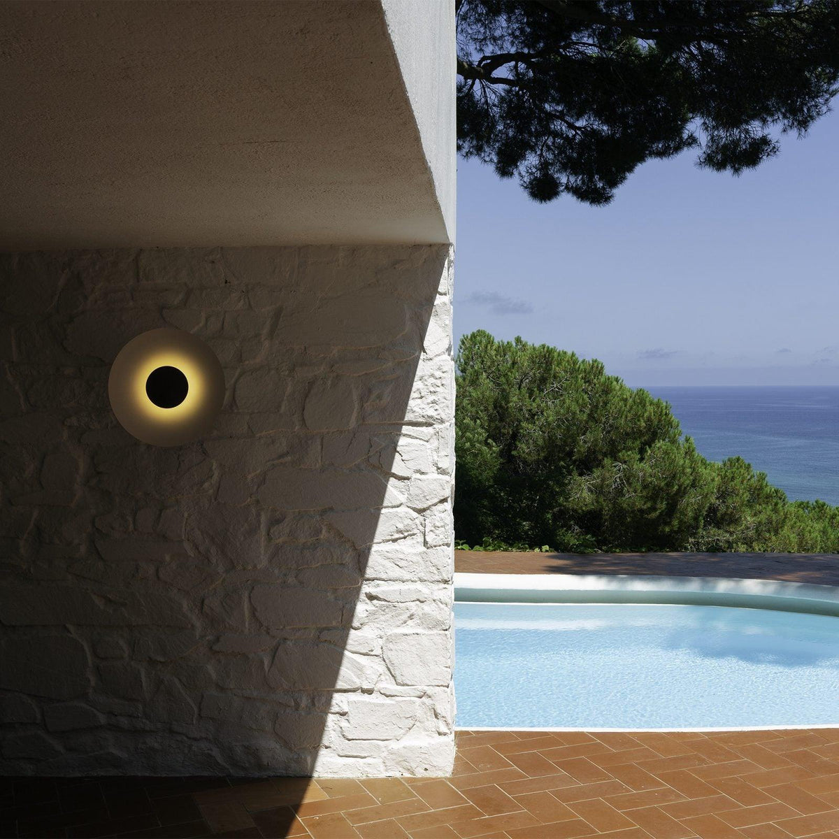 Simplicity Glow Plug-in Wall Light