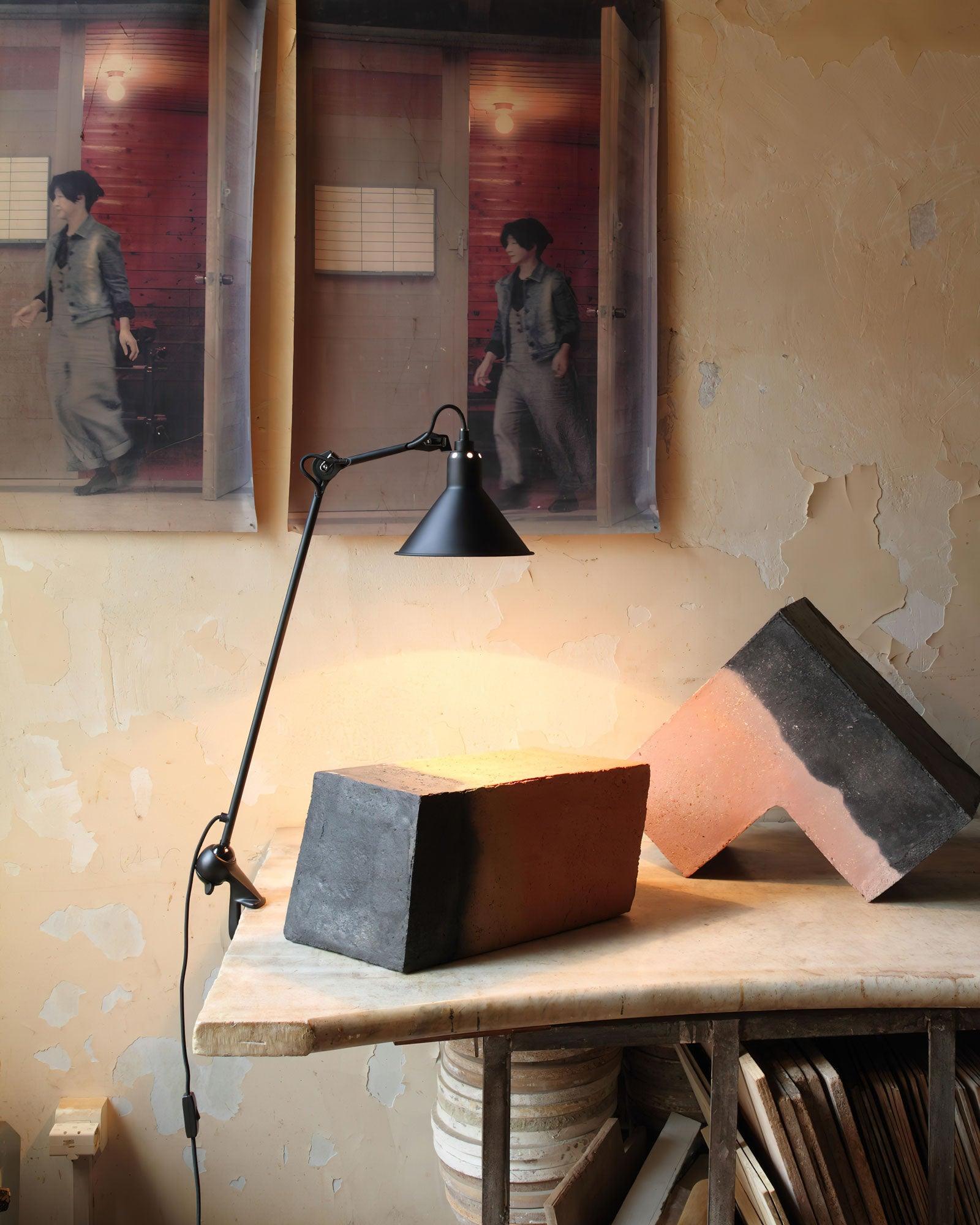 Clip-on Table Lamp 8.3″