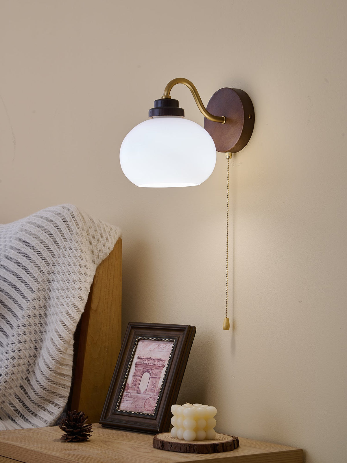 Lumea Crest Wall Lamp