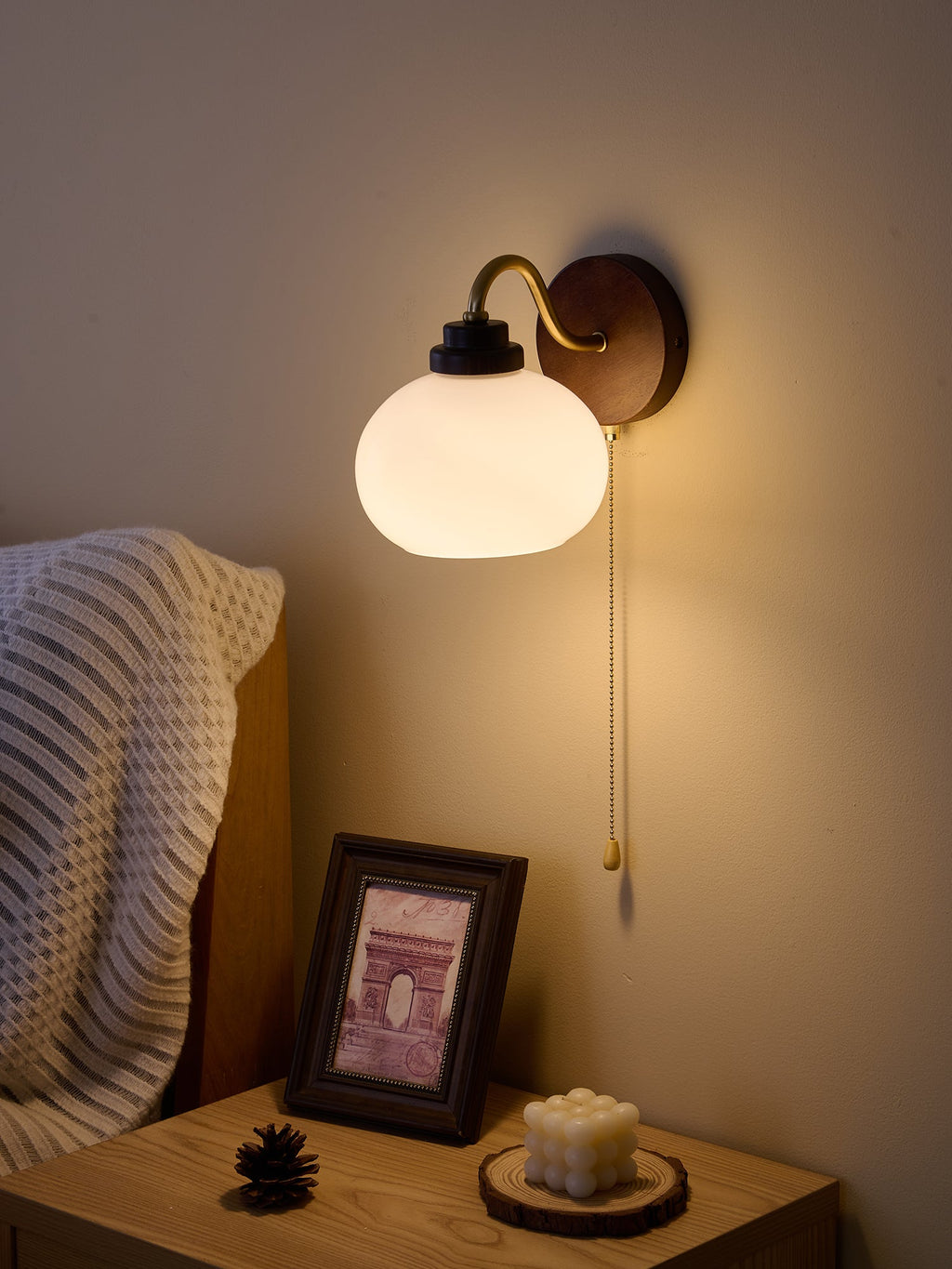 Lumea Crest Wall Lamp