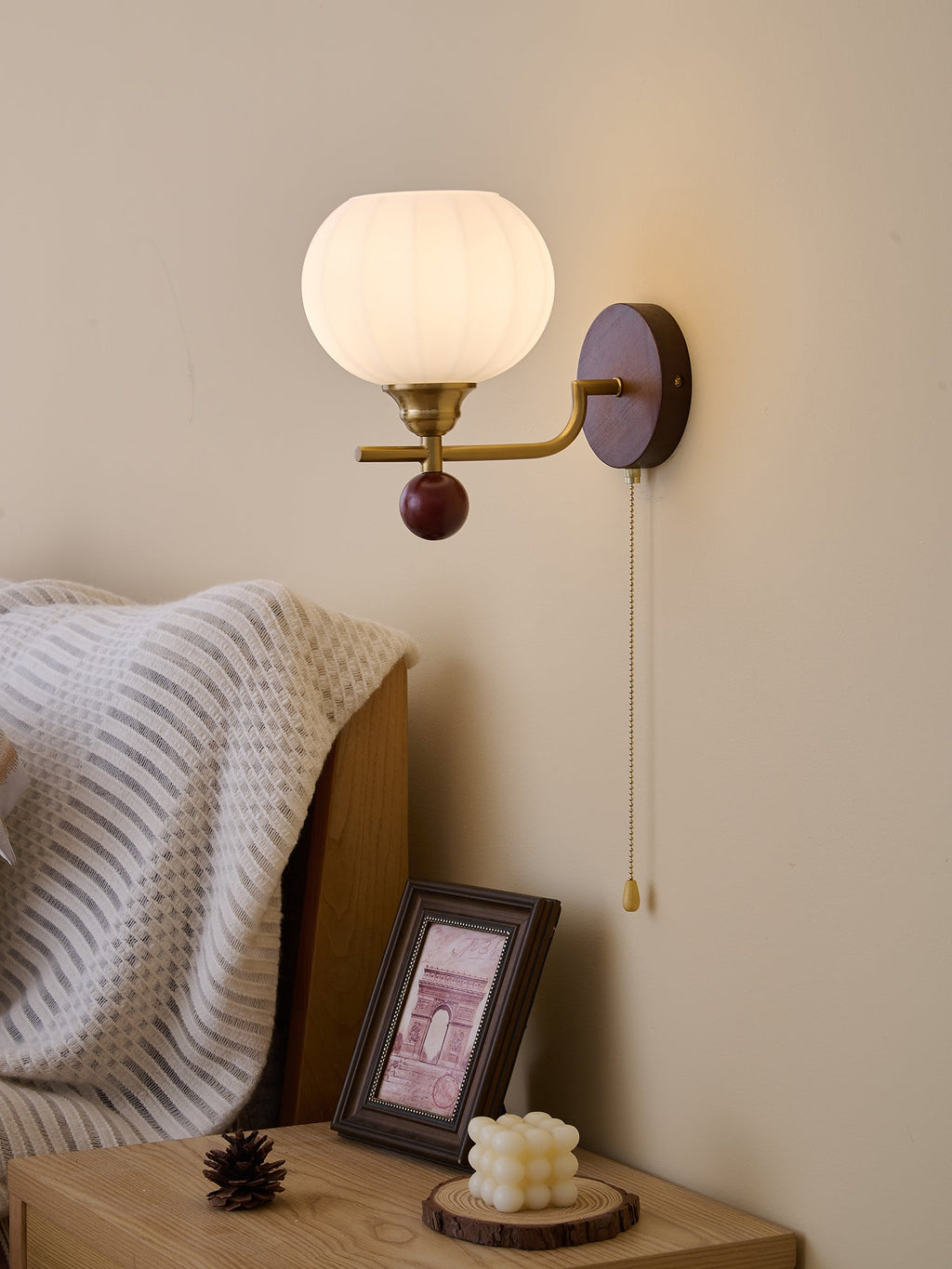 Lumea Crest Wall Lamp