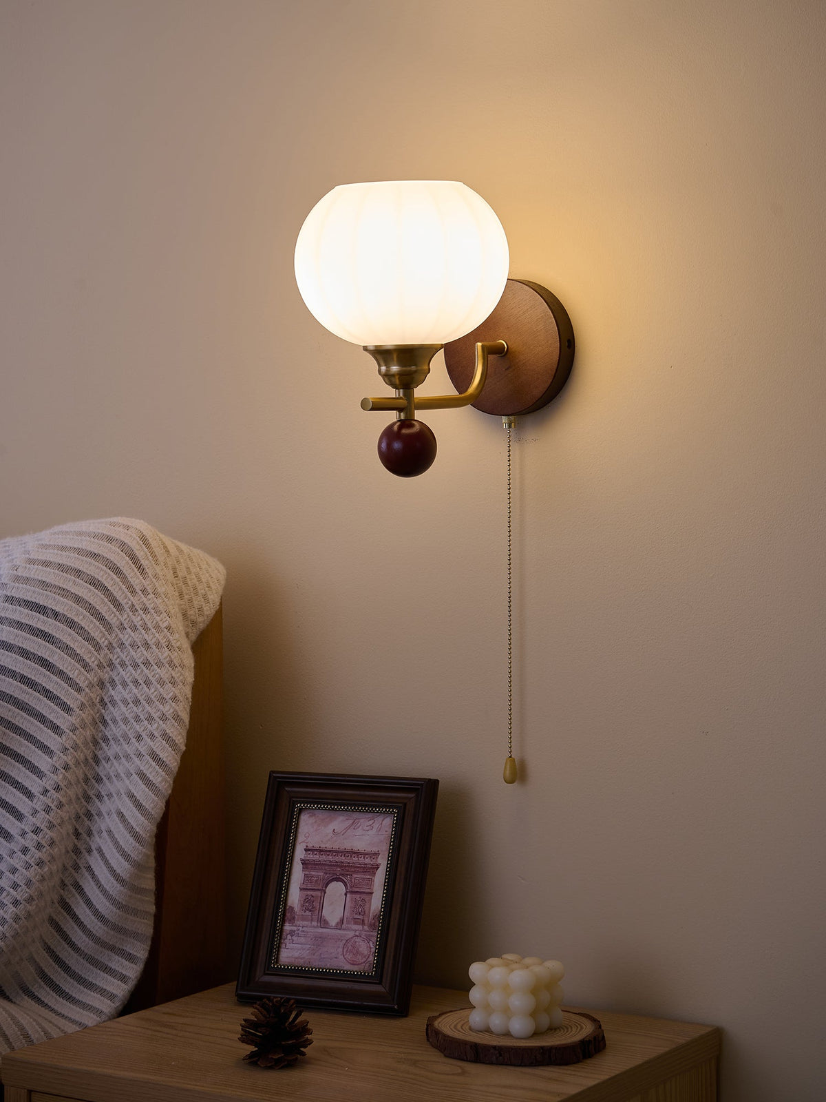 Lumea Crest Wall Lamp