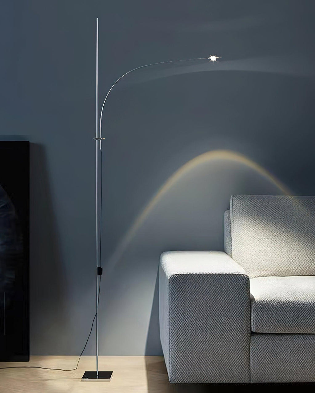 Metal Body Graceful Floor Lamp