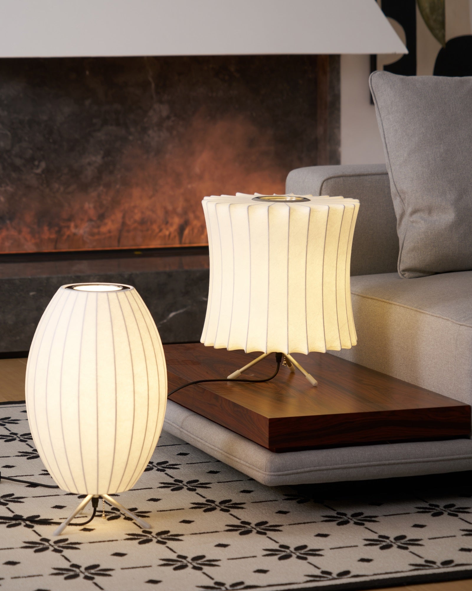 Tripod Bubble Table Lamp